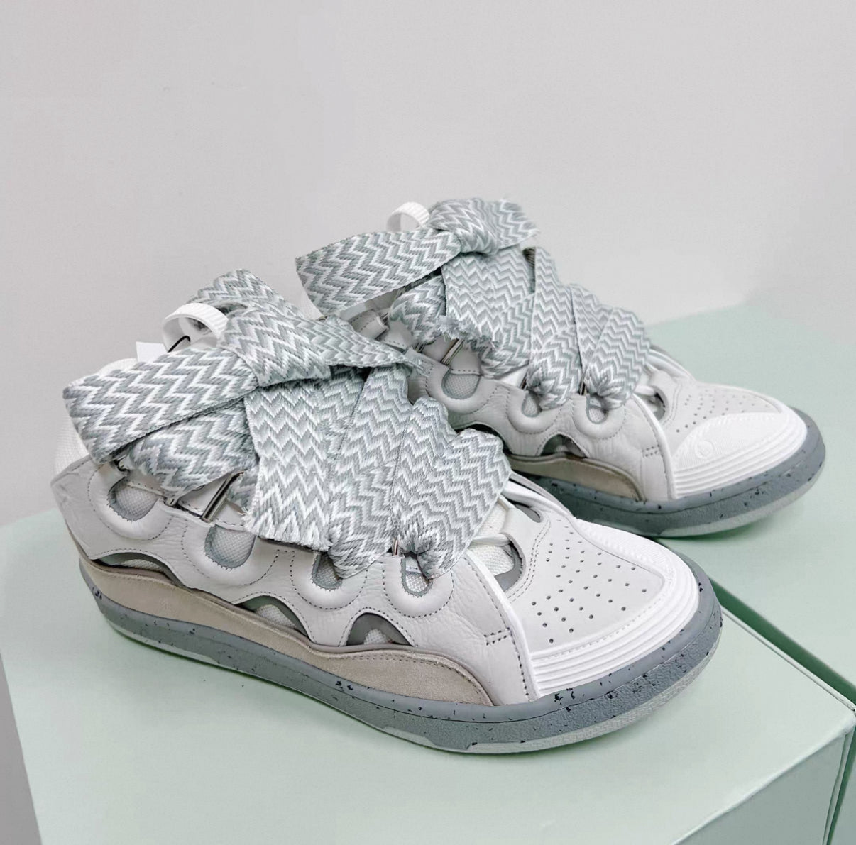 LAV SNEAKERS