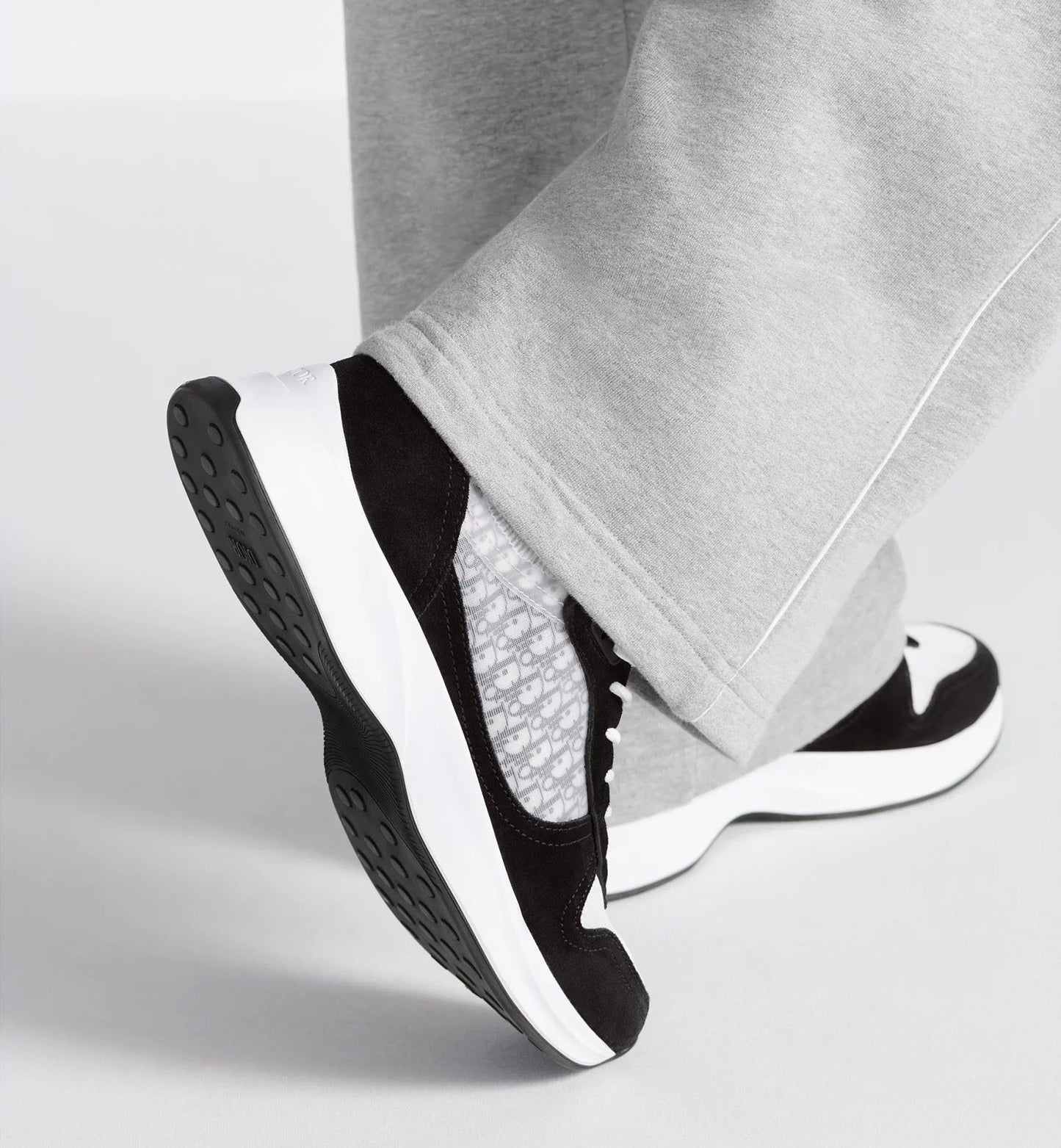 B25 SNEAKER