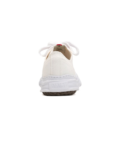 AESON LOW TOP SNEAKER