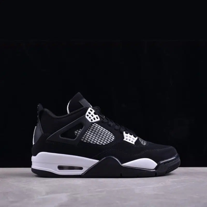 J4 SNEAKER