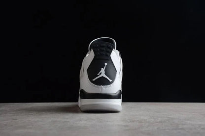 J4 SNEAKER