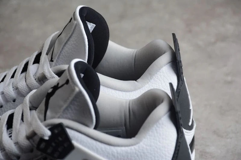 J4 SNEAKER