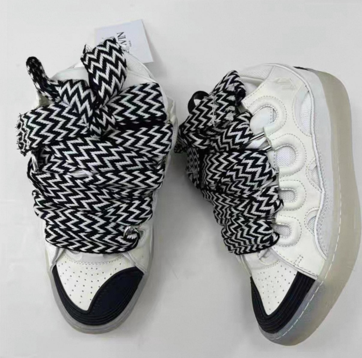 LAV SNEAKERS