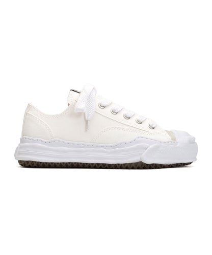 AESON LOW TOP SNEAKER